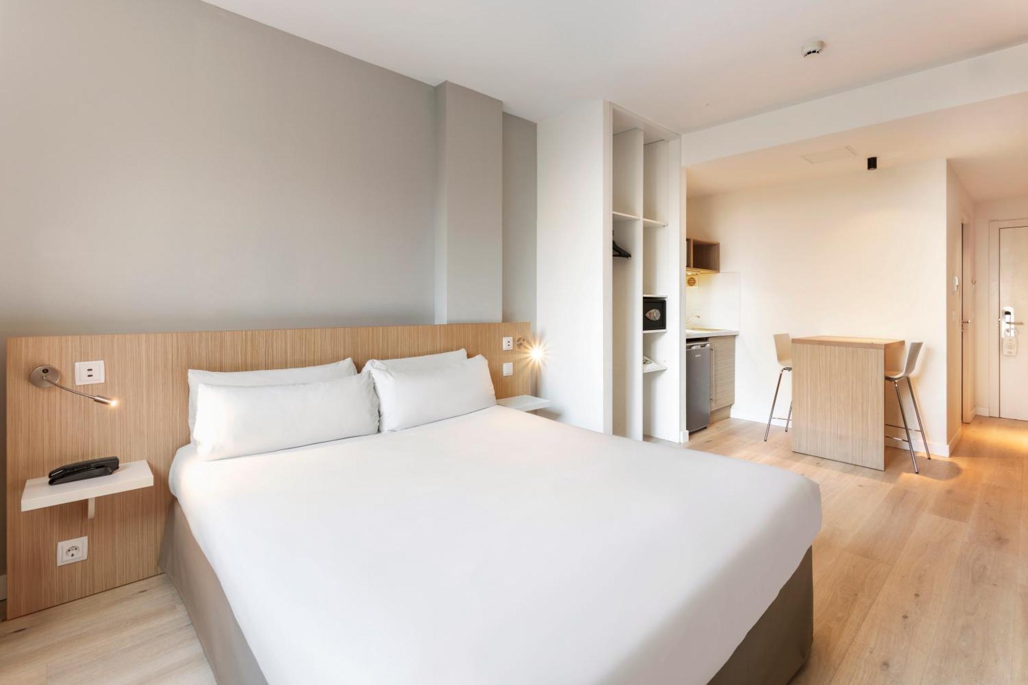 B&B Hotel Barcelona Sant Cugat Sant Cugat del Valles Exterior photo