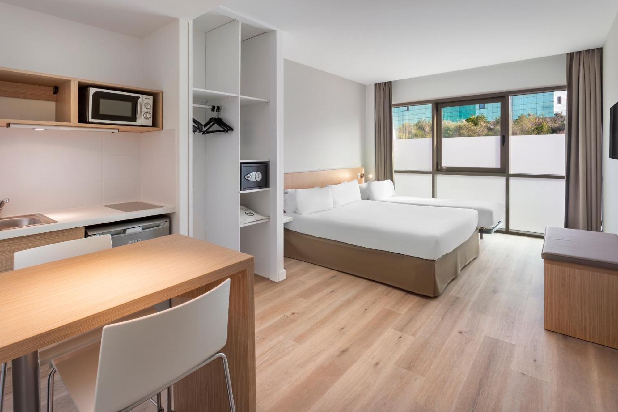 B&B Hotel Barcelona Sant Cugat Sant Cugat del Valles Exterior photo